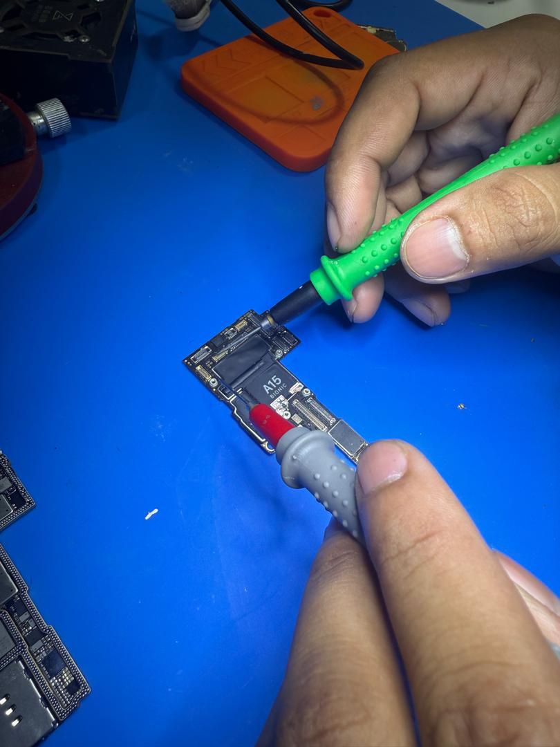 ID Tech Repair Lab